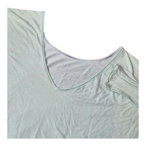 Lululemon Women's L Light Green Long Sleeve V-Neck Top‎ High-Low Hem